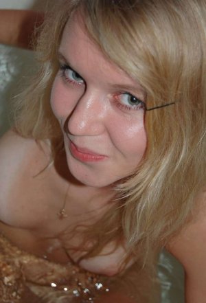 Marie-francoise incall escorts in Moberly, MO